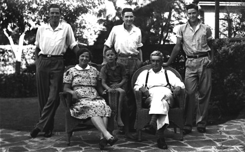 Grand parents and the four boys at Mazelspoort, outside Bloemfontein